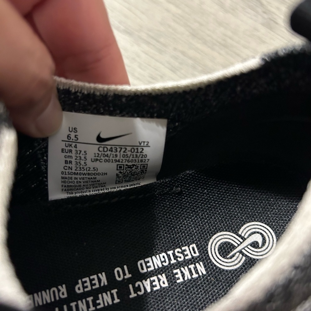Nike Infinity Reacts - Picture 6 of 10